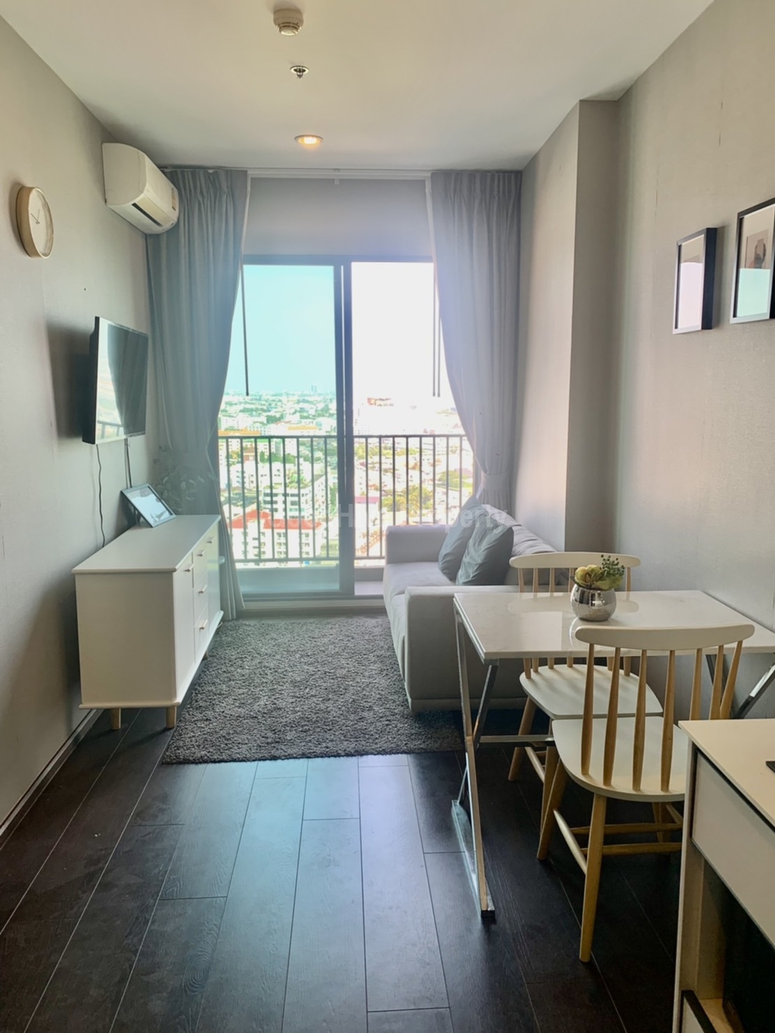 Condo High-rise for rent C-Eakkamai Sukhumvit63 Near BTS Ekkamai 高樓公寓出租 พร้อมอยู่ : โดยนายหน้า/ตัวแทน