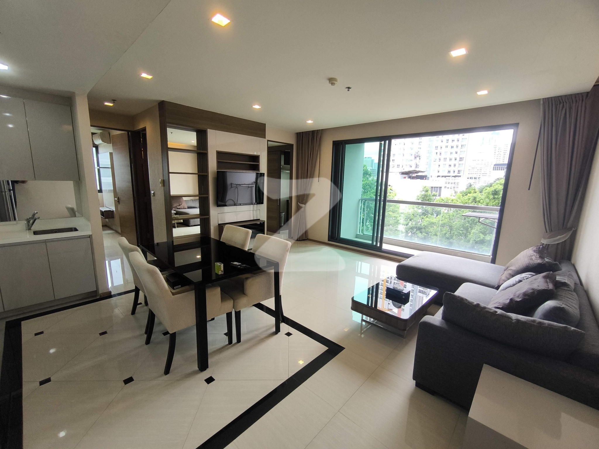 ให้เช่าห้องรีโนเวทใหม่ ทาสีใหม่ wall paper ใหม่ คอนโดใกล้ BTS ช่องนนทรี - เซนต์หลุยส์ The Address Sathorn ดิ แอดเดรส สาทร 2 นอน 2 น้ำ ภายในซอย สาทร 12 : เจ้าของให้เช่าเอง (งดรับนายหน้า)