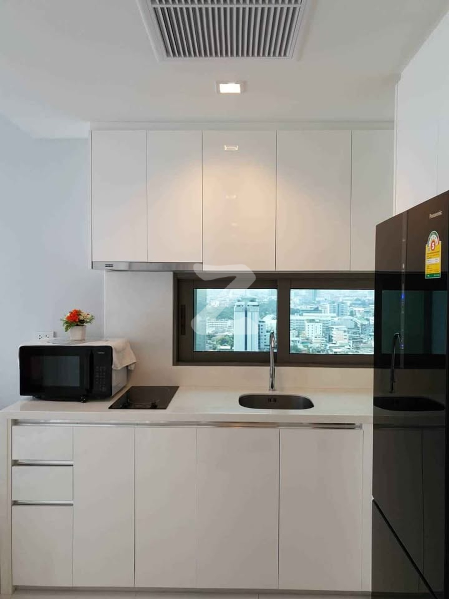 ห้องว่าง1/102025                         Owner post  **** Agent  are welcome **** ให้เช่า Nara 9 สาทร -ติดถนน นราธิวาส ซอย9 -Bts ช่องนนทรี 650เมตร : เจ้าของให้เช่าเอง (งดรับนายหน้า)