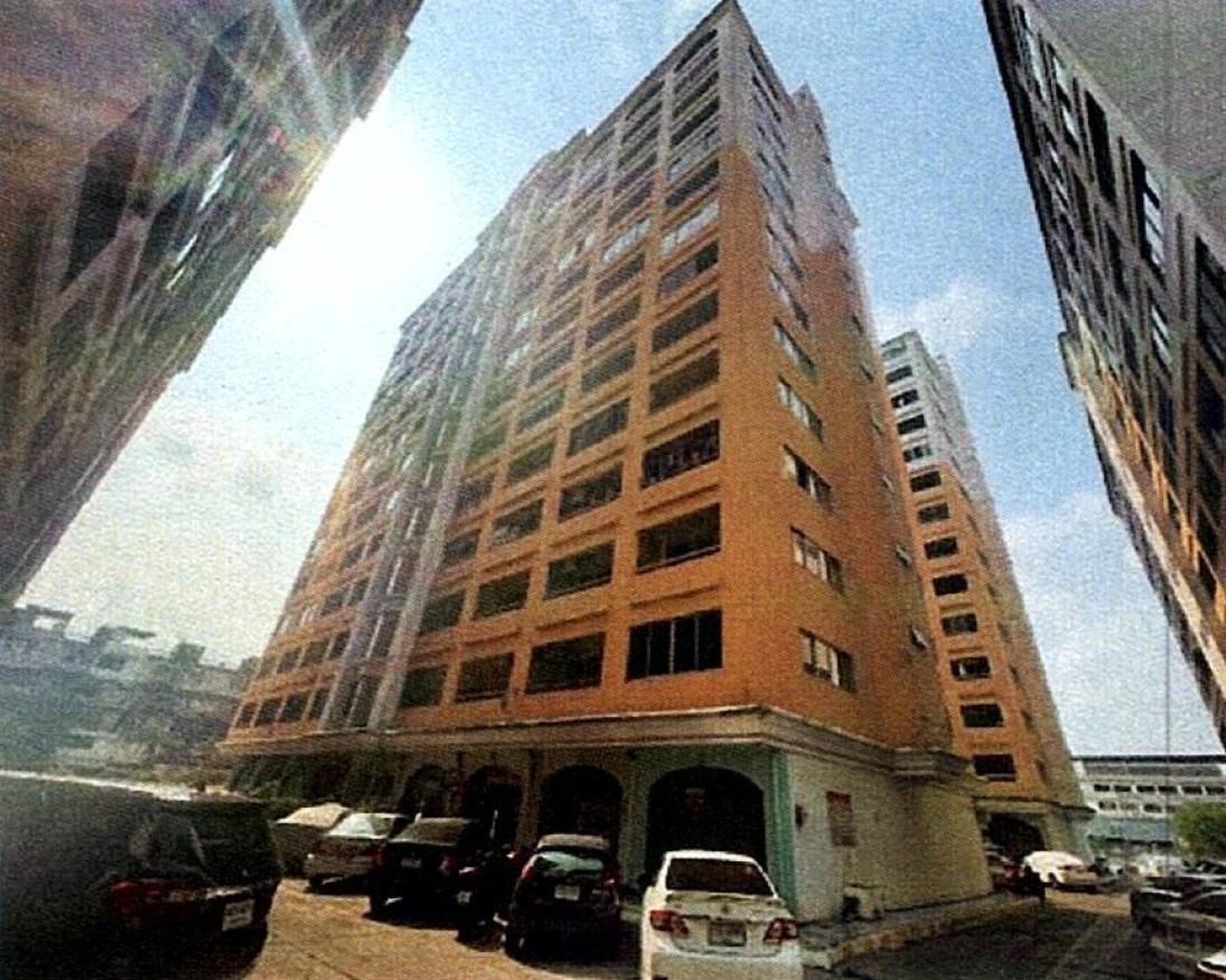 ทรัพย์สถาบันโดย GHB คอนโด ฟิวเจอร์ เพลส คอนโดมิเนียม (Future Place Condominium)