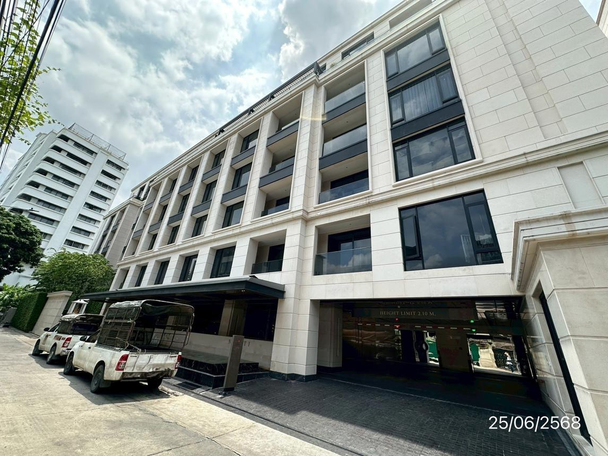 ทรัพย์สถาบันโดย KASIKORNBANK คอนโด นิวาติ ทองหล่อ 23 (Nivati Thonglor 23)