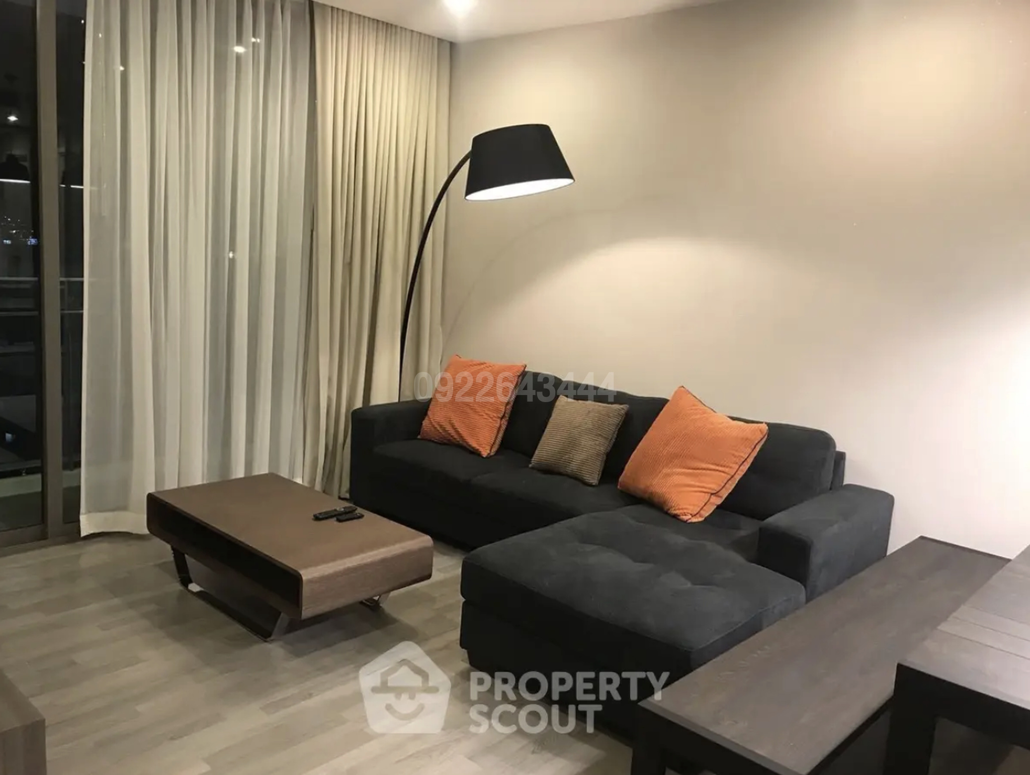 ขายด่วน !! คอนโด 2 ห้องนอน ที่ เดอะ รูม สุขุมวิท 69 ใกล้ BTS พระโขนง ( 2-BR Condo at The Room Sukhumvit 69 near BTS Phra Khanong ) : เจ้าของขายเอง (งดรับนายหน้า)