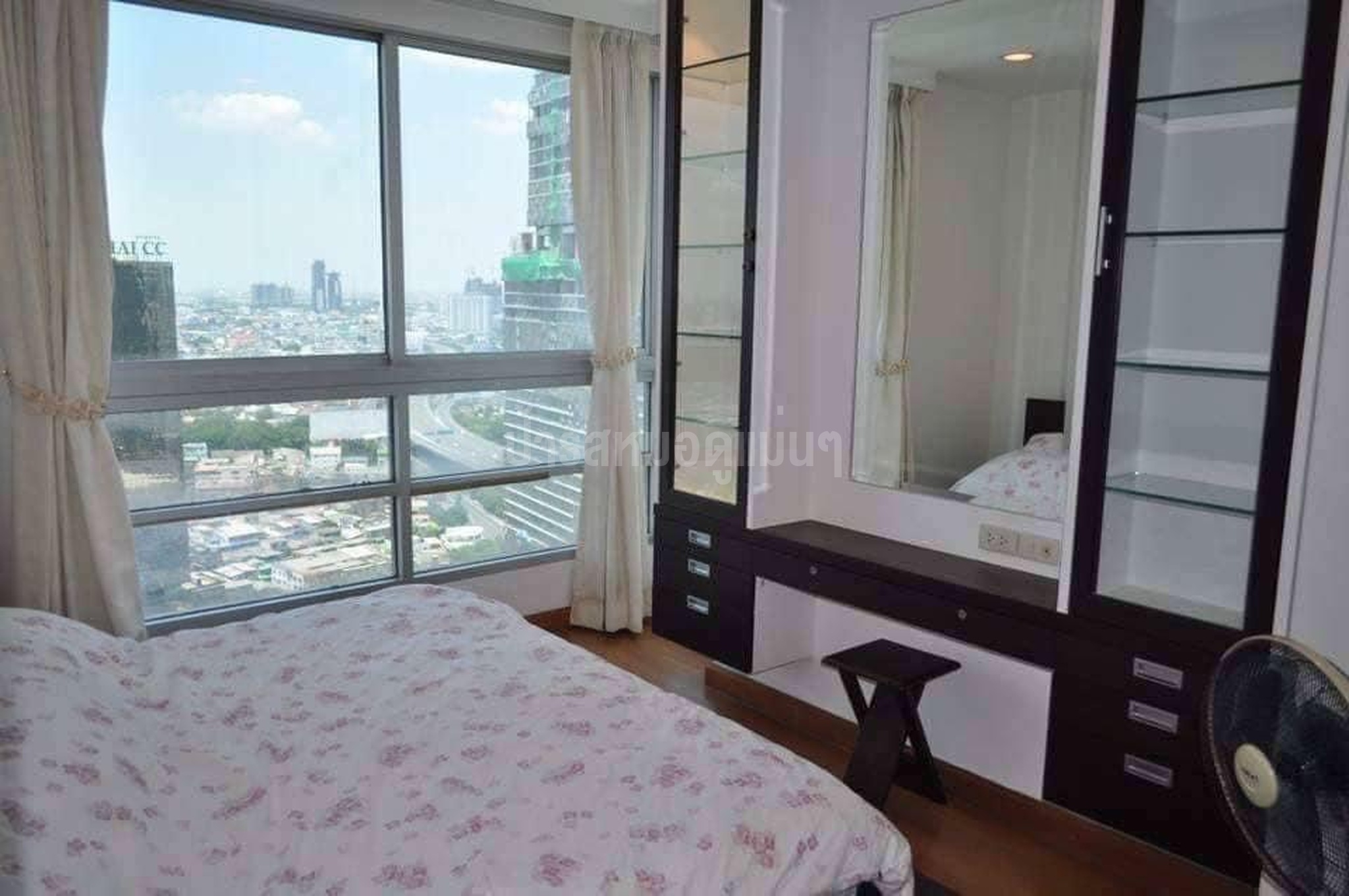 ห้องนอนใหญ่