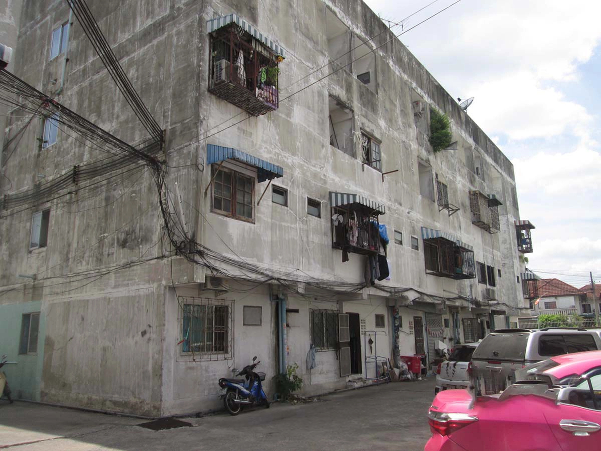 ทรัพย์สถาบันโดย BAY คอนโด แฟลตสะพานใหม่ (Flat Saphanmai)