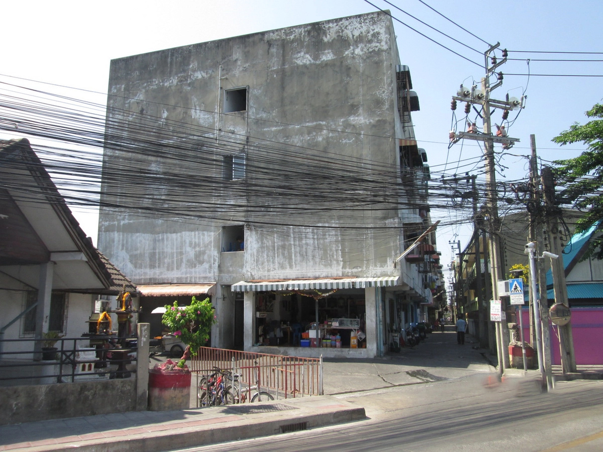 ทรัพย์สถาบันโดย BAY คอนโด แฟลตสะพานใหม่ (Flat Saphanmai)