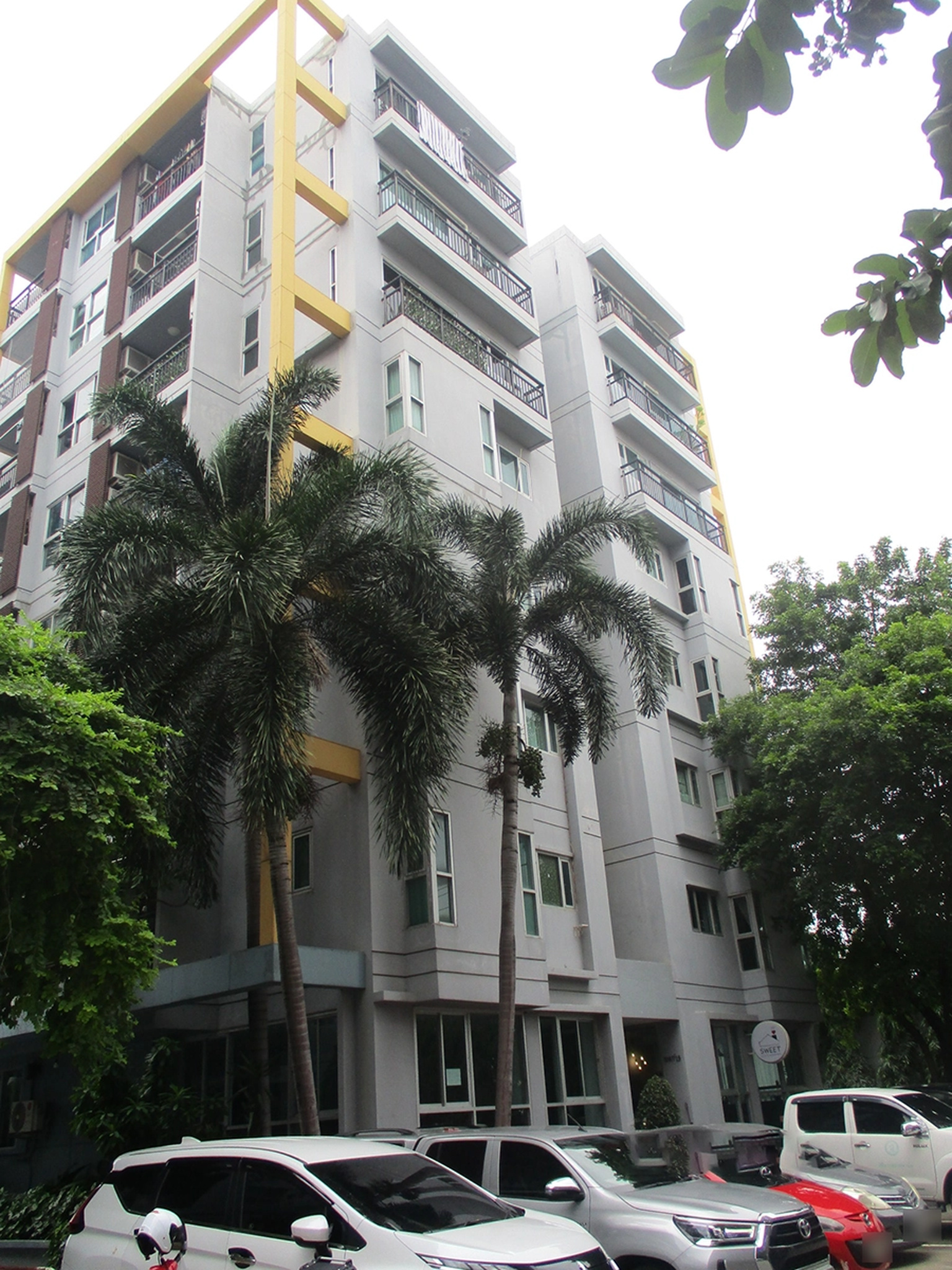 ทรัพย์สถาบันโดย BAY คอนโด ดิ เอสเคป คอนโดมิเนียม (The Escape Condominium)