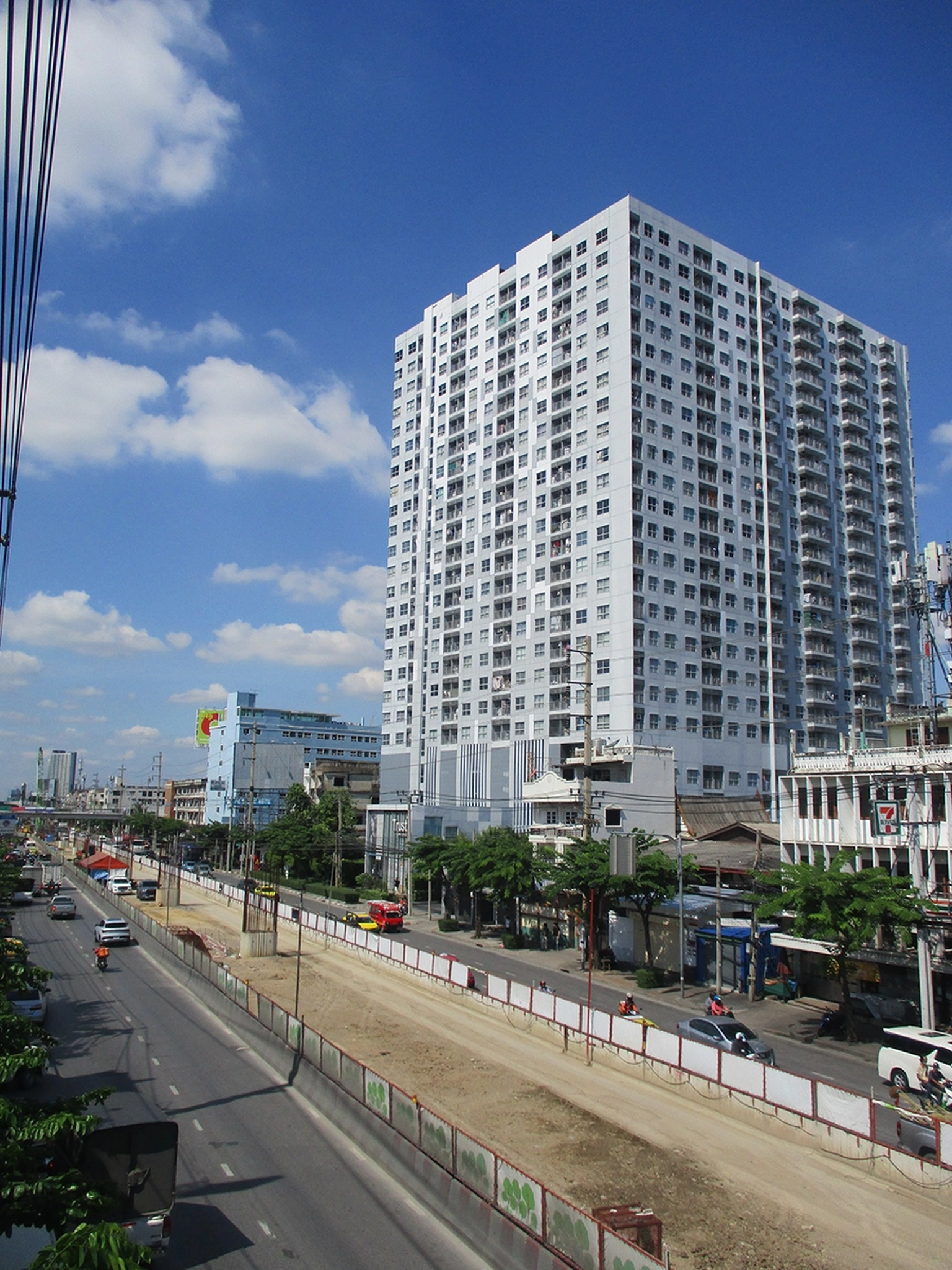 ทรัพย์สถาบันโดย BAY คอนโด อิซซี่ คอนโด สุขสวัสดิ์ (ISSI Condominium Suksawat)