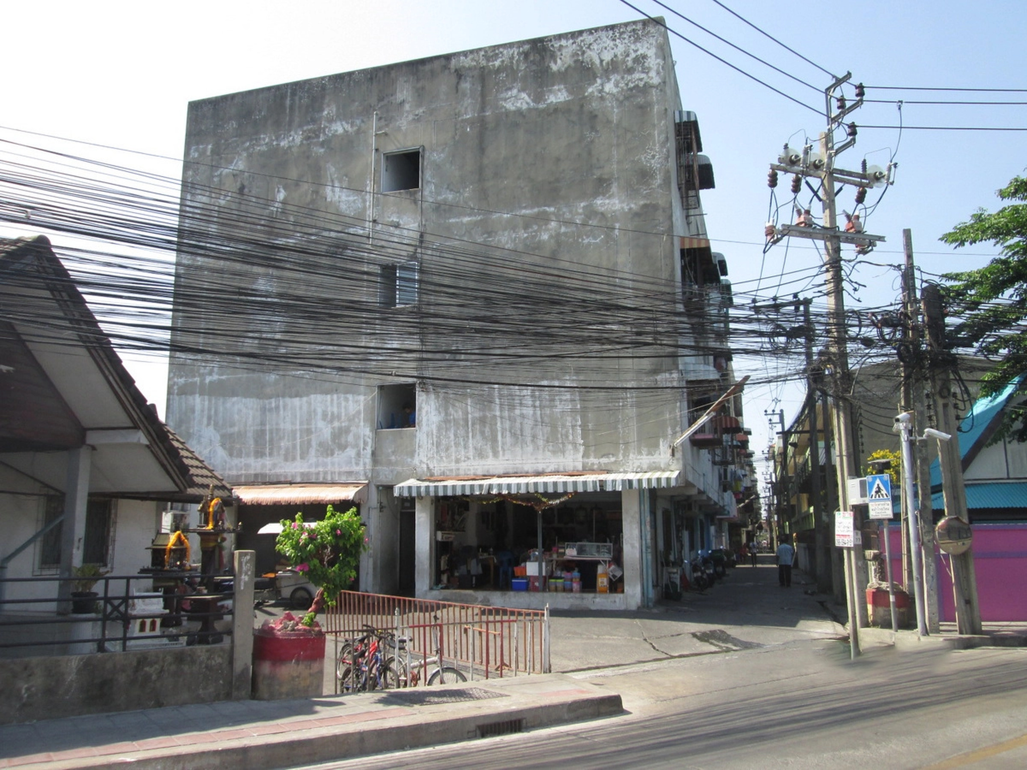 ทรัพย์สถาบันโดย BAY คอนโด แฟลตสะพานใหม่ (Flat Saphanmai)