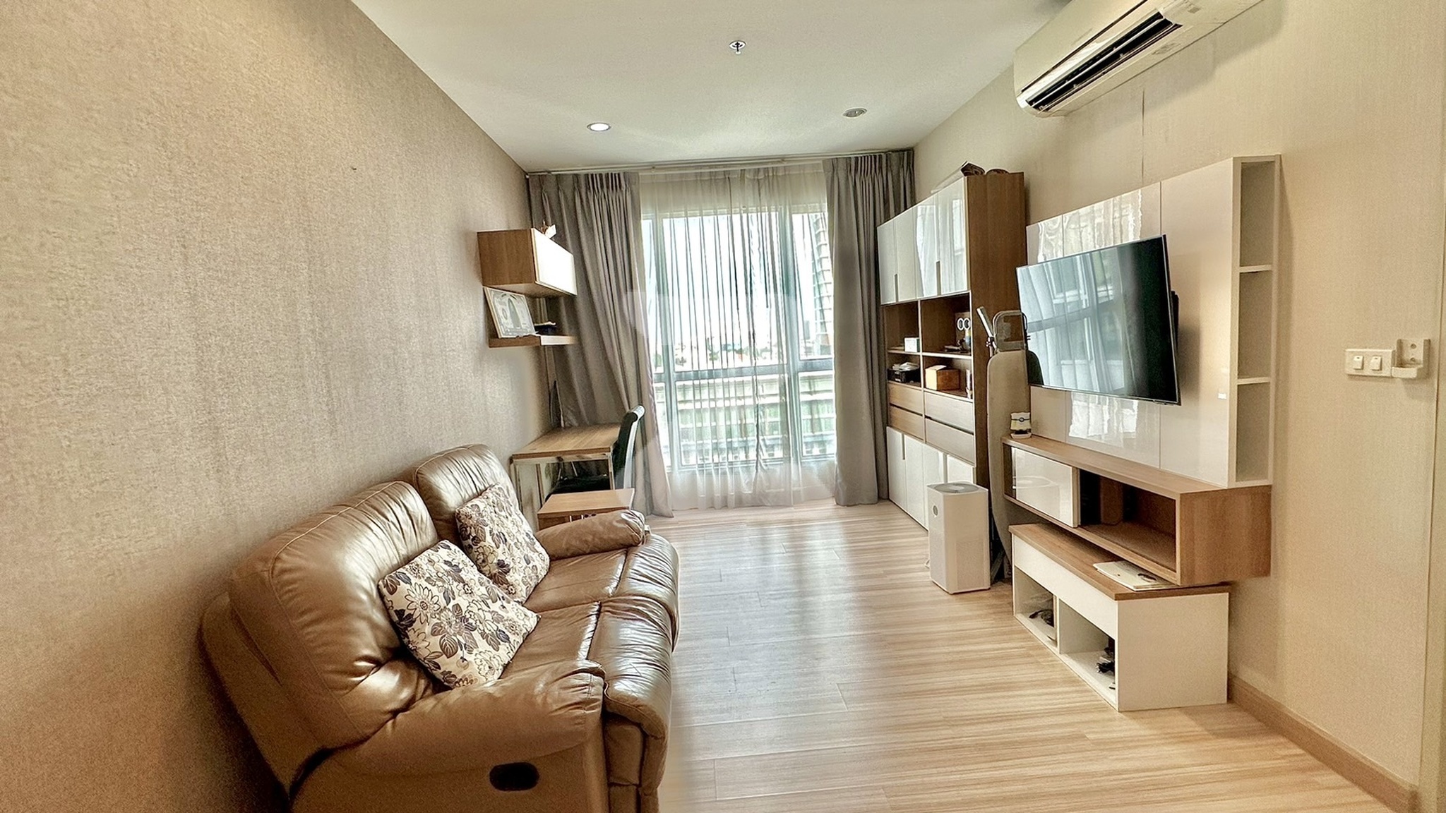 Owner Post 𝗣𝗿𝗼𝗷𝗲𝗰𝘁 : The Hotel Serviced Condo 𝗥𝗲𝗻𝘁 : 14,000/ month𝗦𝗲𝗹𝗹 : 3.7 M      : เจ้าของขายเอง (งดรับนายหน้า)