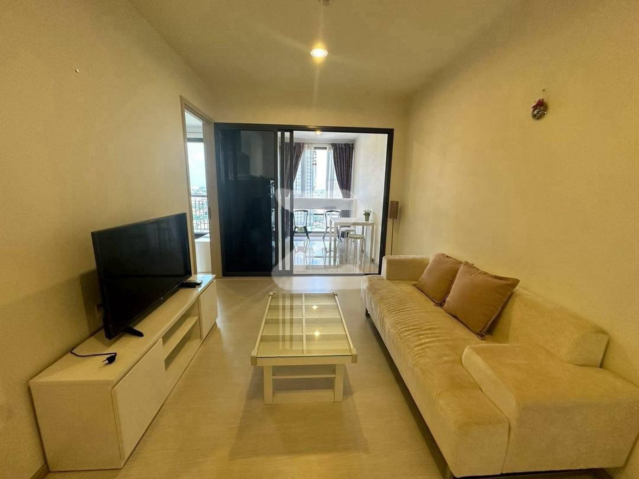 🏢 Owner Post (Agent Welcome!)  🔥 Hot Deal - Lowest Price in the Project! 🔥 📍 Rhythm Sukhumvit 42 : เจ้าของให้เช่าเอง (งดรับนายหน้า)
