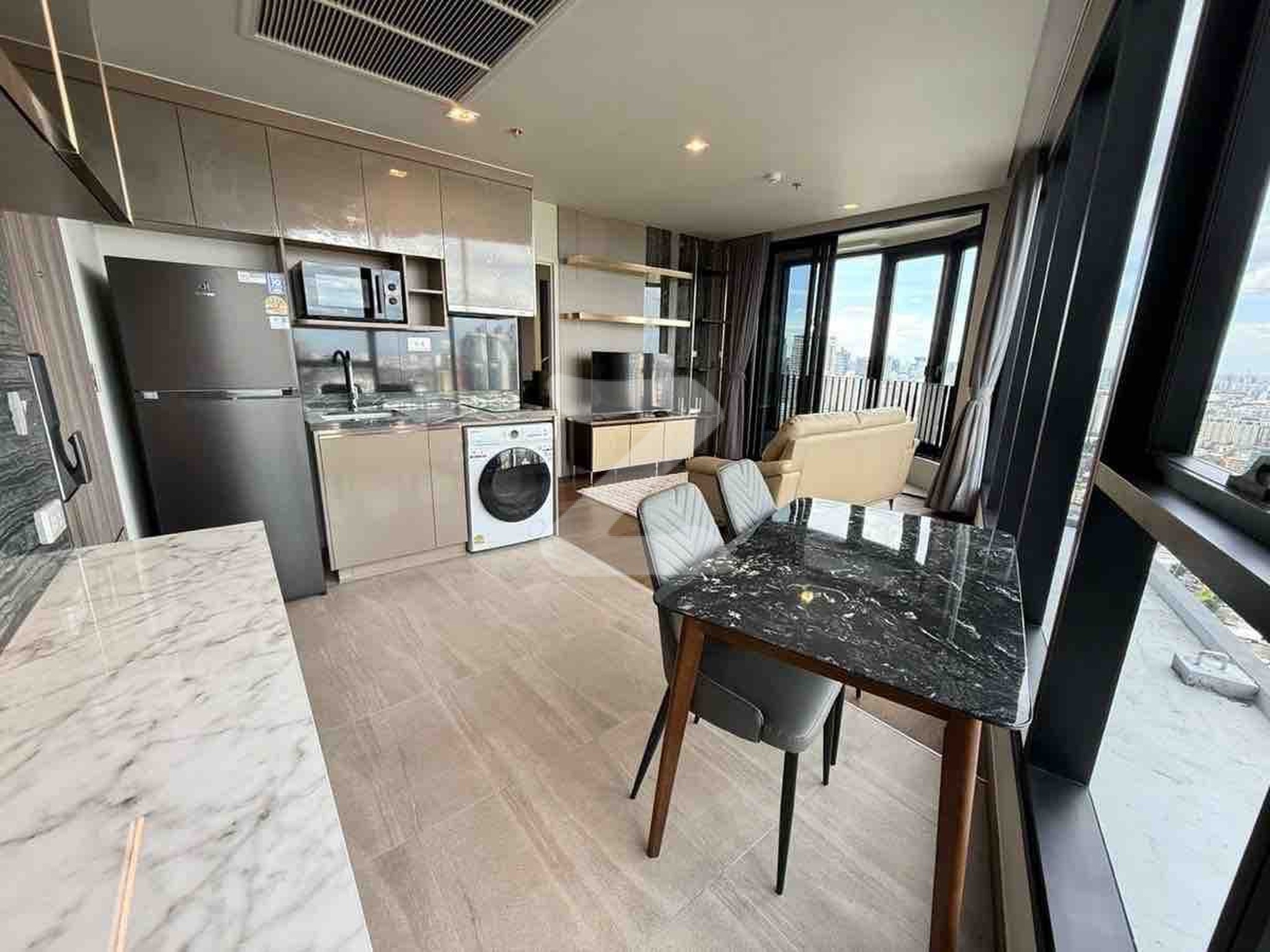 (Owner’s Post) For RENT: Ideo Q Sukhumvit 36: a corner room with 44.5sqm on 41st floor!! ห้องหัวมุมหายาก วิวสวยมากกก!! **พร้อมให้เช่า** (FOR RENT) ⭐ : เจ้าของให้เช่าเอง (งดรับนายหน้า)