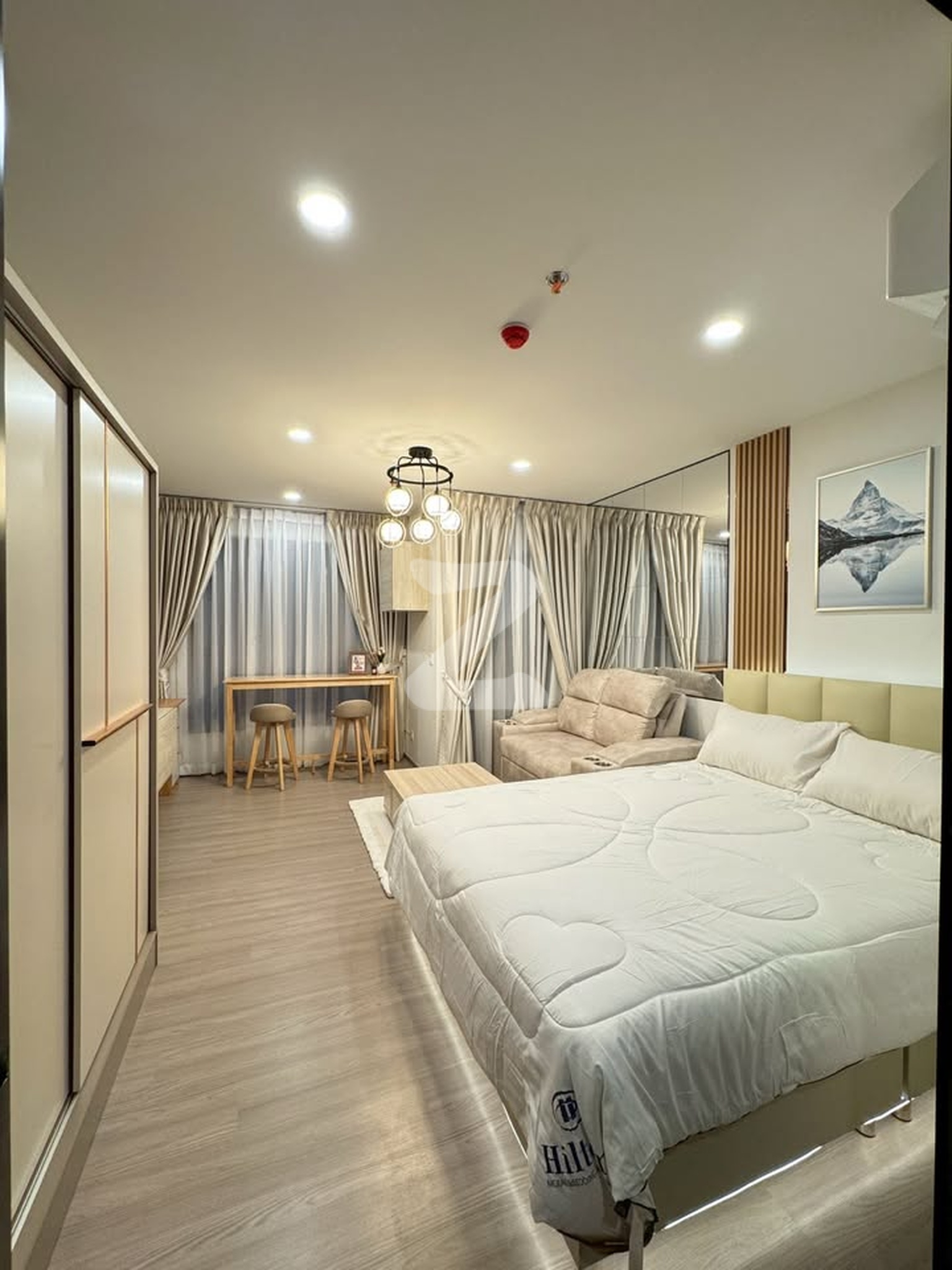 🏙 ให้เช่า: Aspire Sukhumvit Rama 4   เจ้าของปล่อยเอง 🏙    🛏 Studio กั้นแยกโซน ห้องครัว | 27 ตร.ม. | ชั้น 10    ✨ ห้องใหม่ Minimal Luxury  : เจ้าของให้เช่าเอง (งดรับนายหน้า)