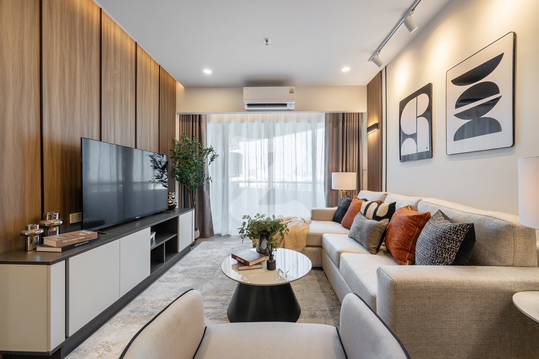 ขายคอนโด EXECUTIVE REGENT  ห้องขนาด 90 ตรม. 2 ห้องนอน/2ห้องน้ำ ตกตแต่งพร้อมเข้าอยู่   : เจ้าของขายเอง