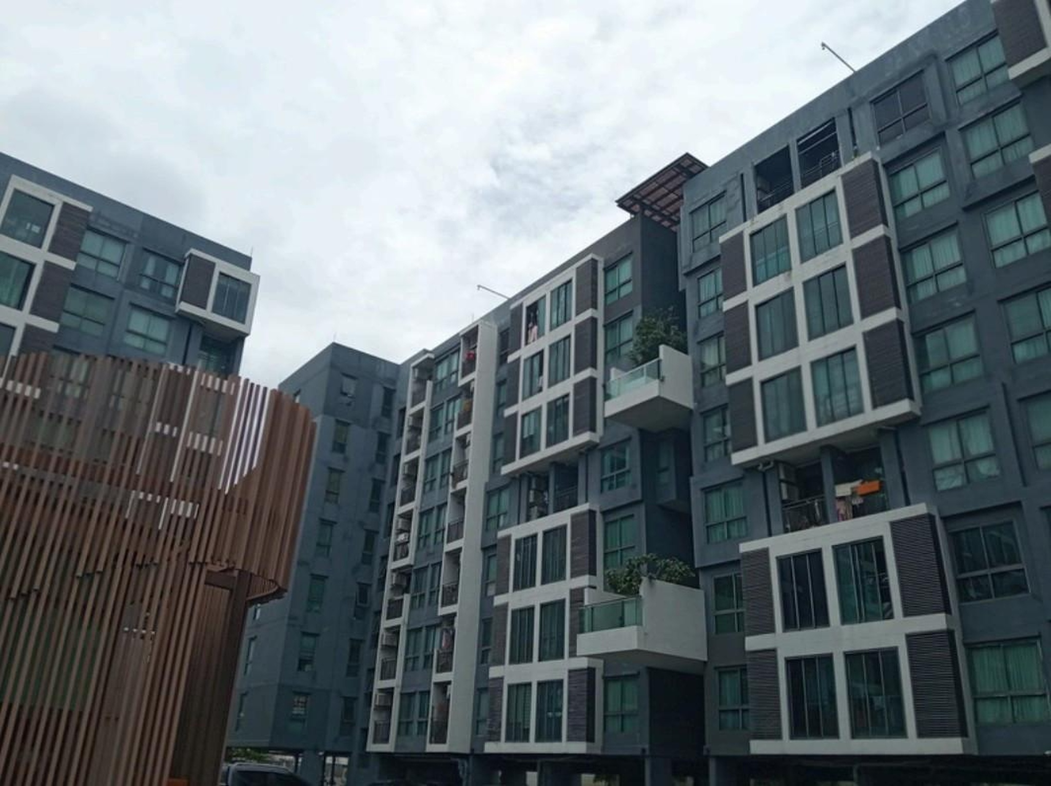 ทรัพย์สถาบันโดย GHB คอนโดใกล้ YL09 แยกลำสาลี ลิฟวิ่งเนสท์ รามคำแหง (Living Nest Ramkhamhaeng )