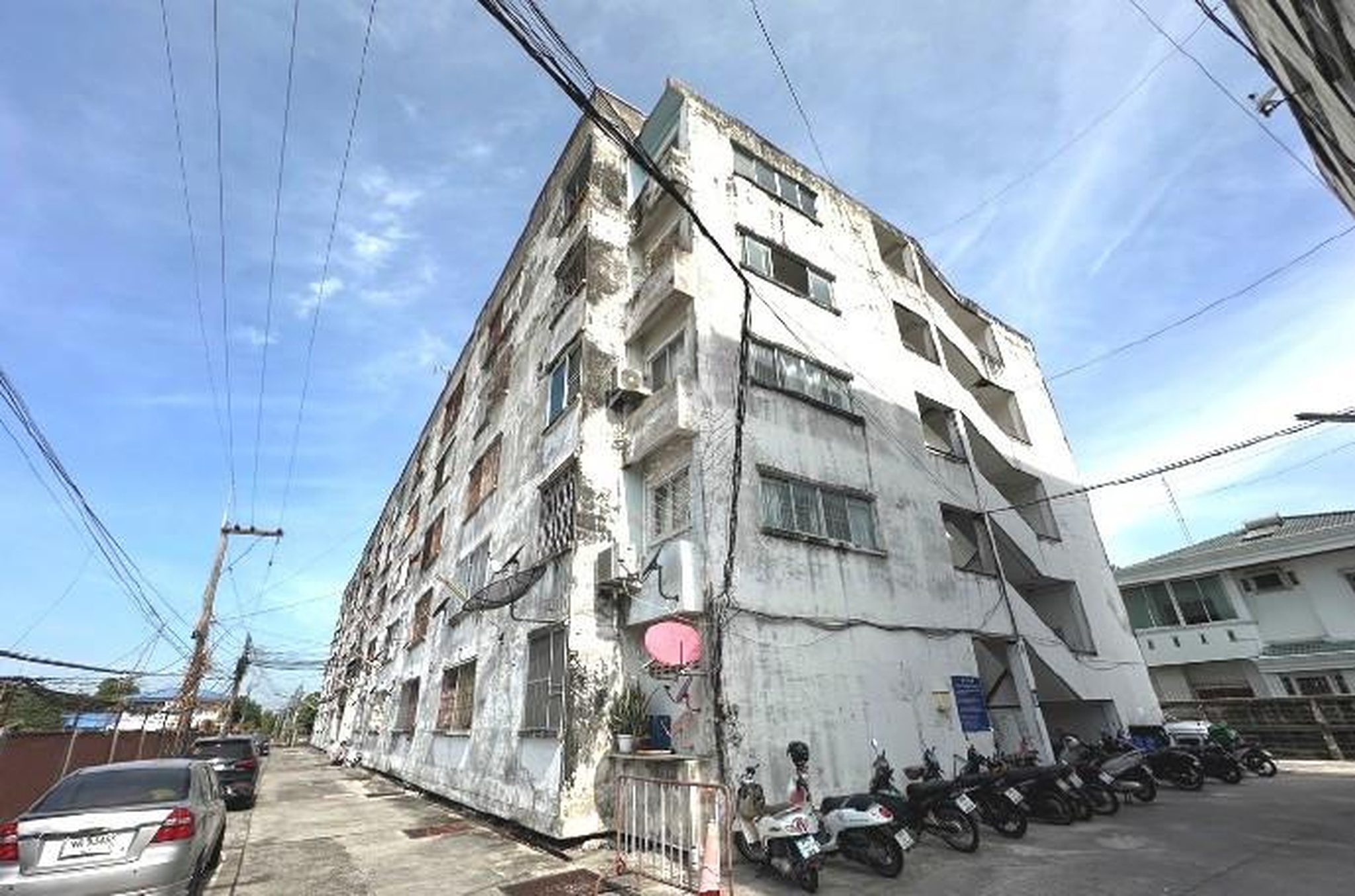 ทรัพย์สถาบันโดย GHB คอนโด ตำหนักน้ำคอนโดมิเนียม (Tamnak Nam Condominium)