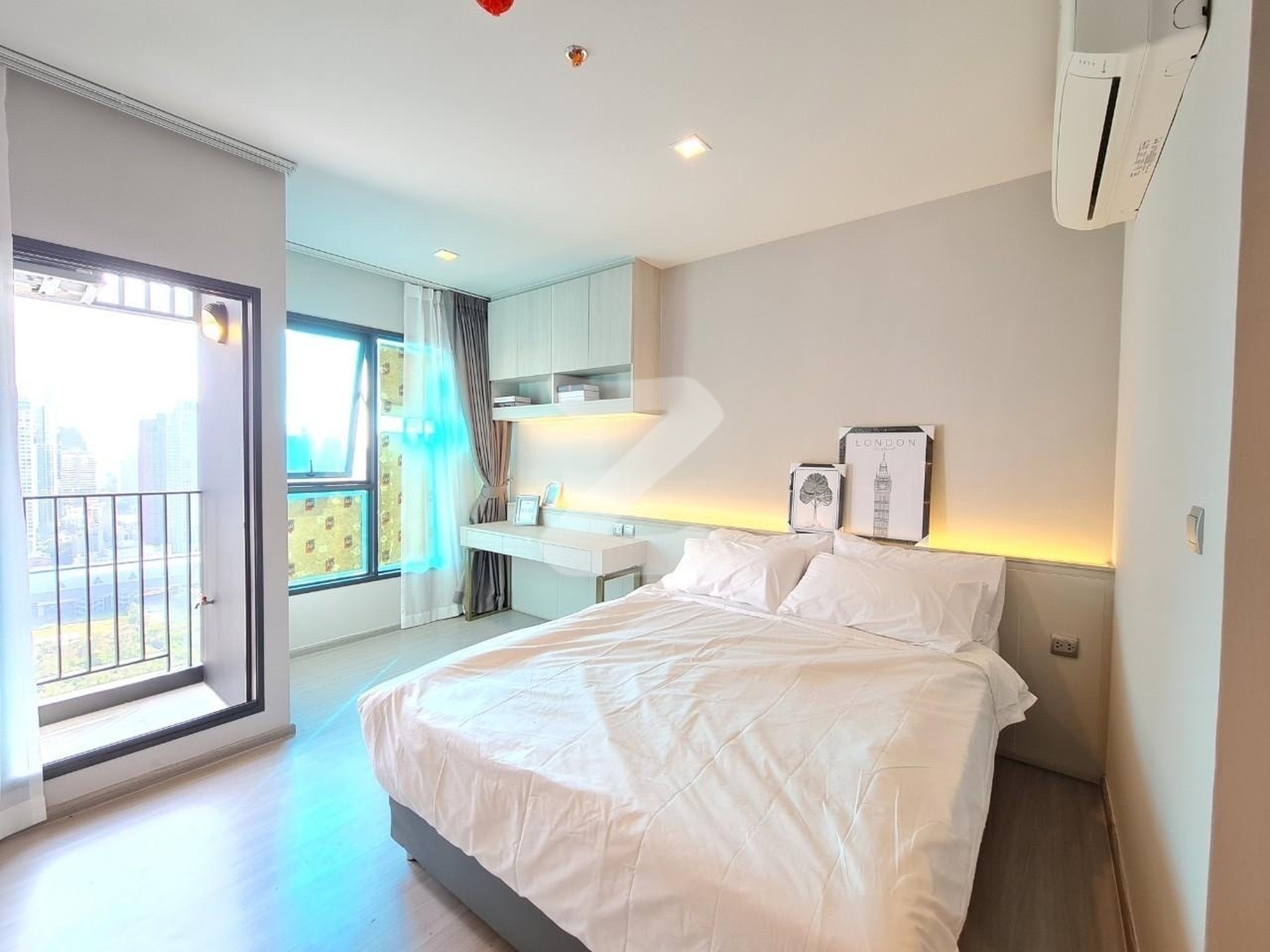ให้เช่า Life asoke rama 9 ชั้น 34 ทิศใต้ ตึก A วิวดีที่สุดในโครงการ ห้องตกแต่งสวย Studio ขนาด 26 ตร.ม : เจ้าของให้เช่าเอง (งดรับนายหน้า)