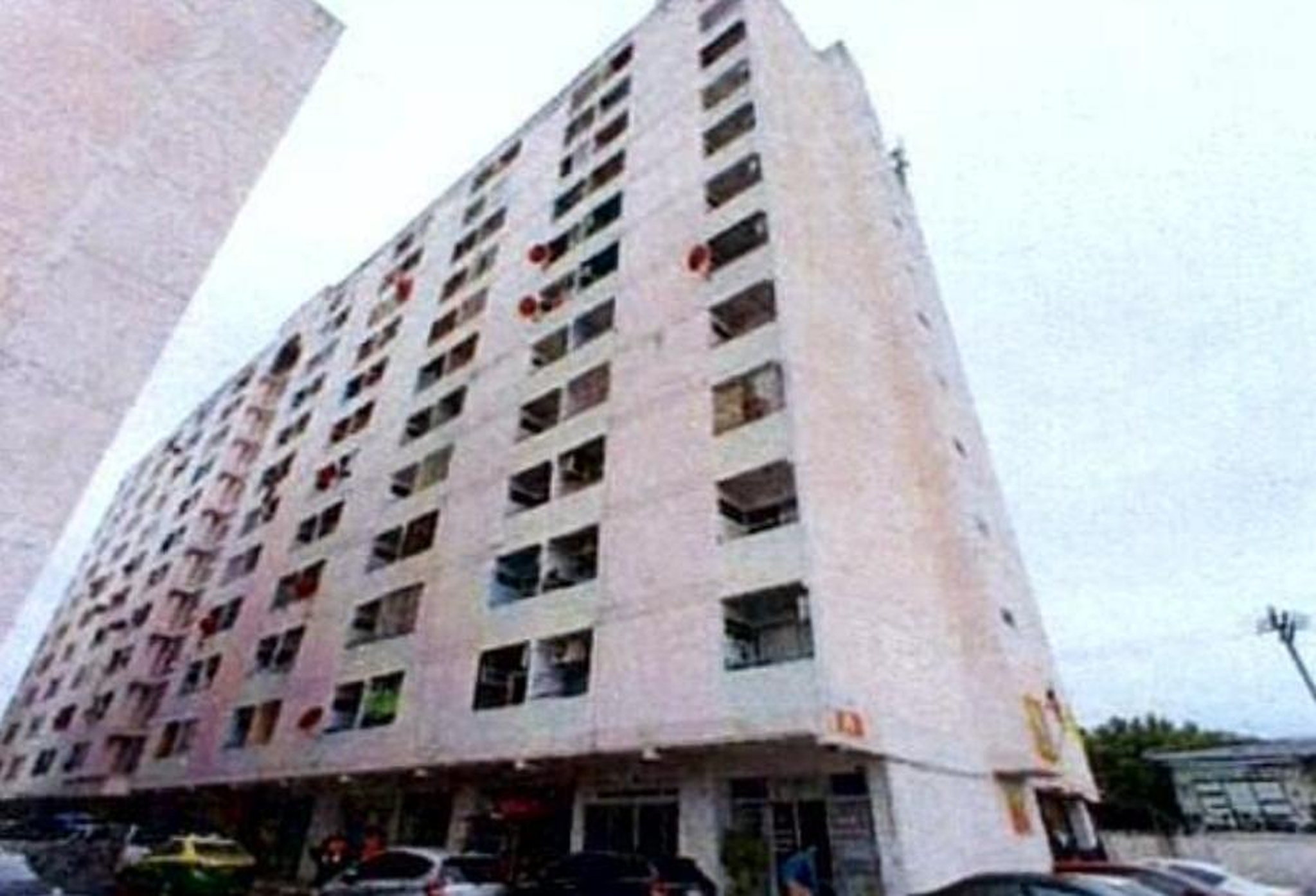 ทรัพย์สถาบันโดย GHB คอนโด เด่นนคร เรสซิเด้นซ์ (Dennakhon Residence)