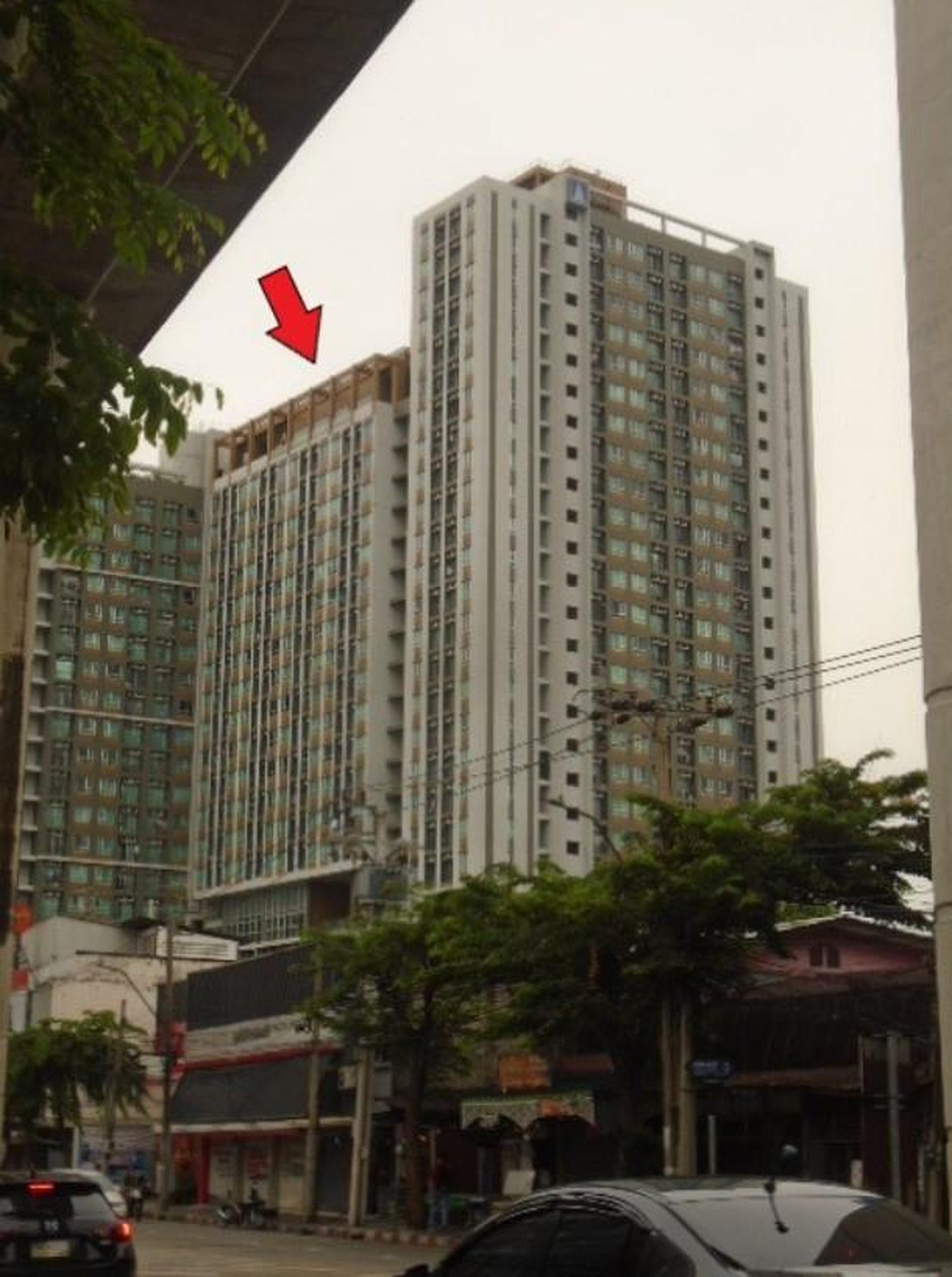 ทรัพย์สถาบันโดย GHB คอนโดติด MRT เตาปูน ลุมพินี เพลส เตาปูน อินเตอร์เชนจ์ (Lumpini Place Taopoon Interchange)