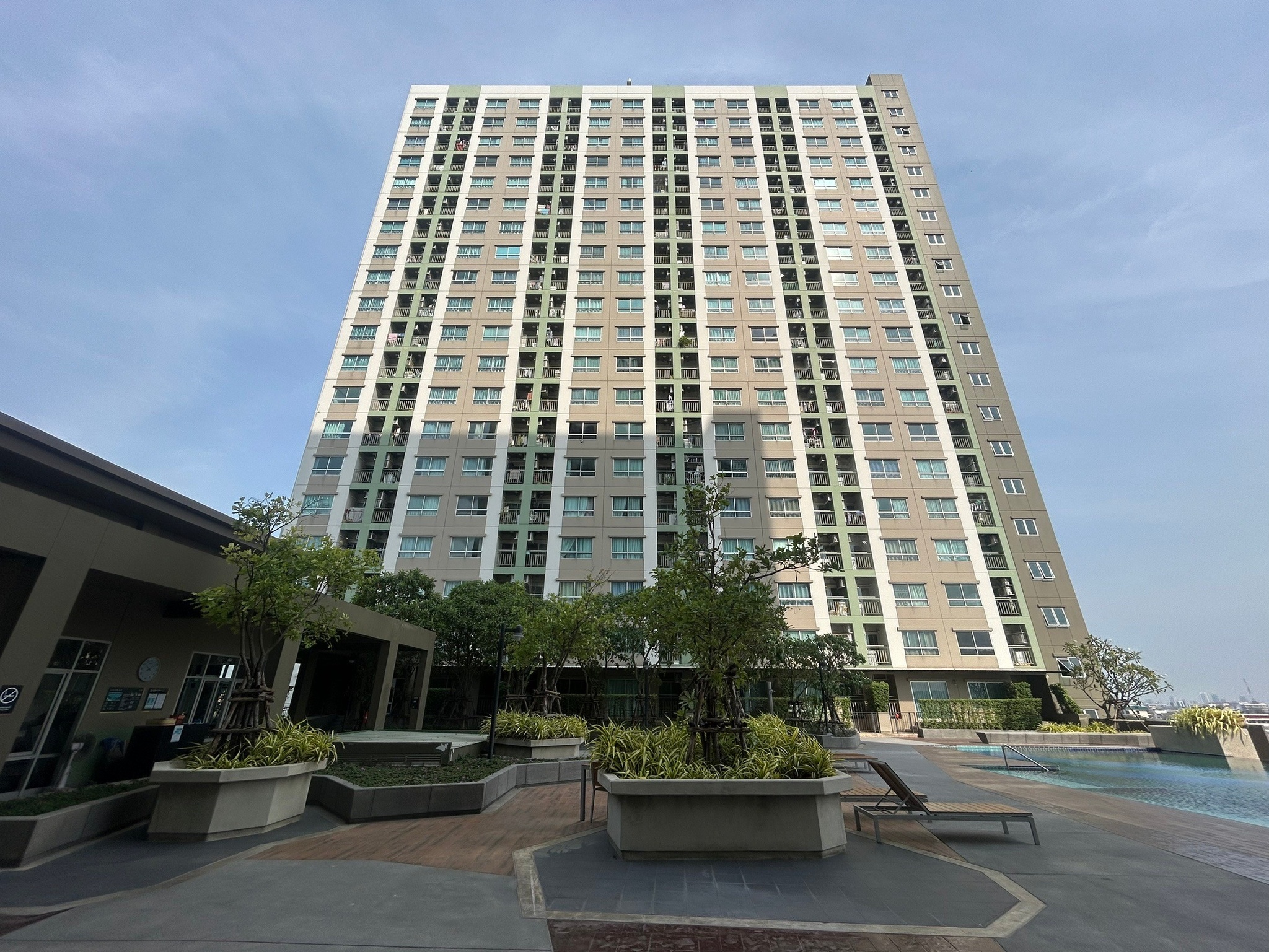 ทรัพย์สถาบันโดย JAM คอนโด ลุมพินี วิลล์ นครอินทร์-ริเวอร์วิว (Lumpini Ville Nakhonin-Riverview)