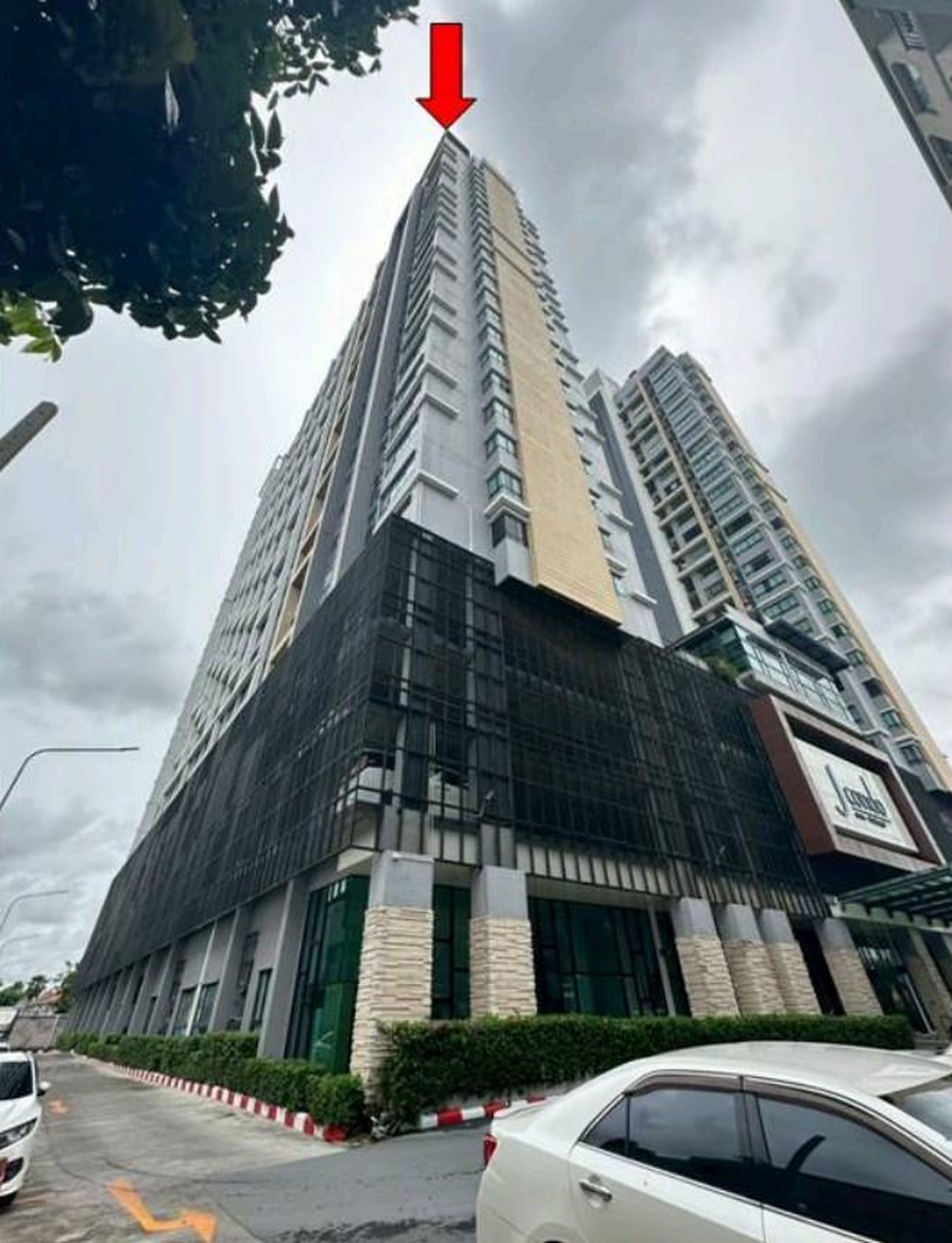ทรัพย์สถาบันโดย GHB คอนโด เสนา คิทท์ สาทร-กัลปพฤกษ์ (Sena Kith Sathorn-Kallapapruek)