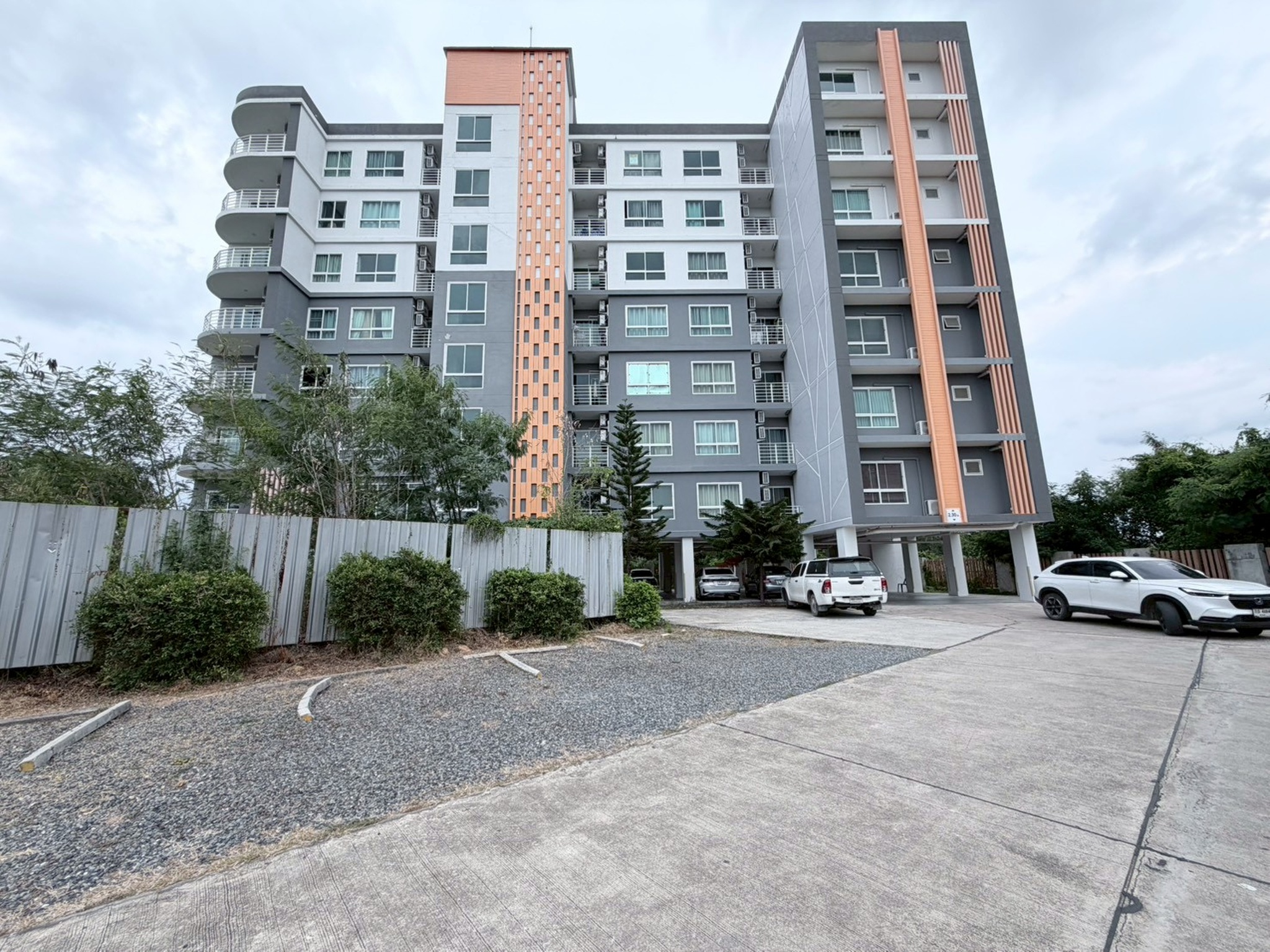 ทรัพย์สถาบันโดย JAM คอนโด ดิ เอโฟร์ แกรนด์ คอนโด สี่แยกทับมา (The A4 Grand Condo Thapma Intersection)