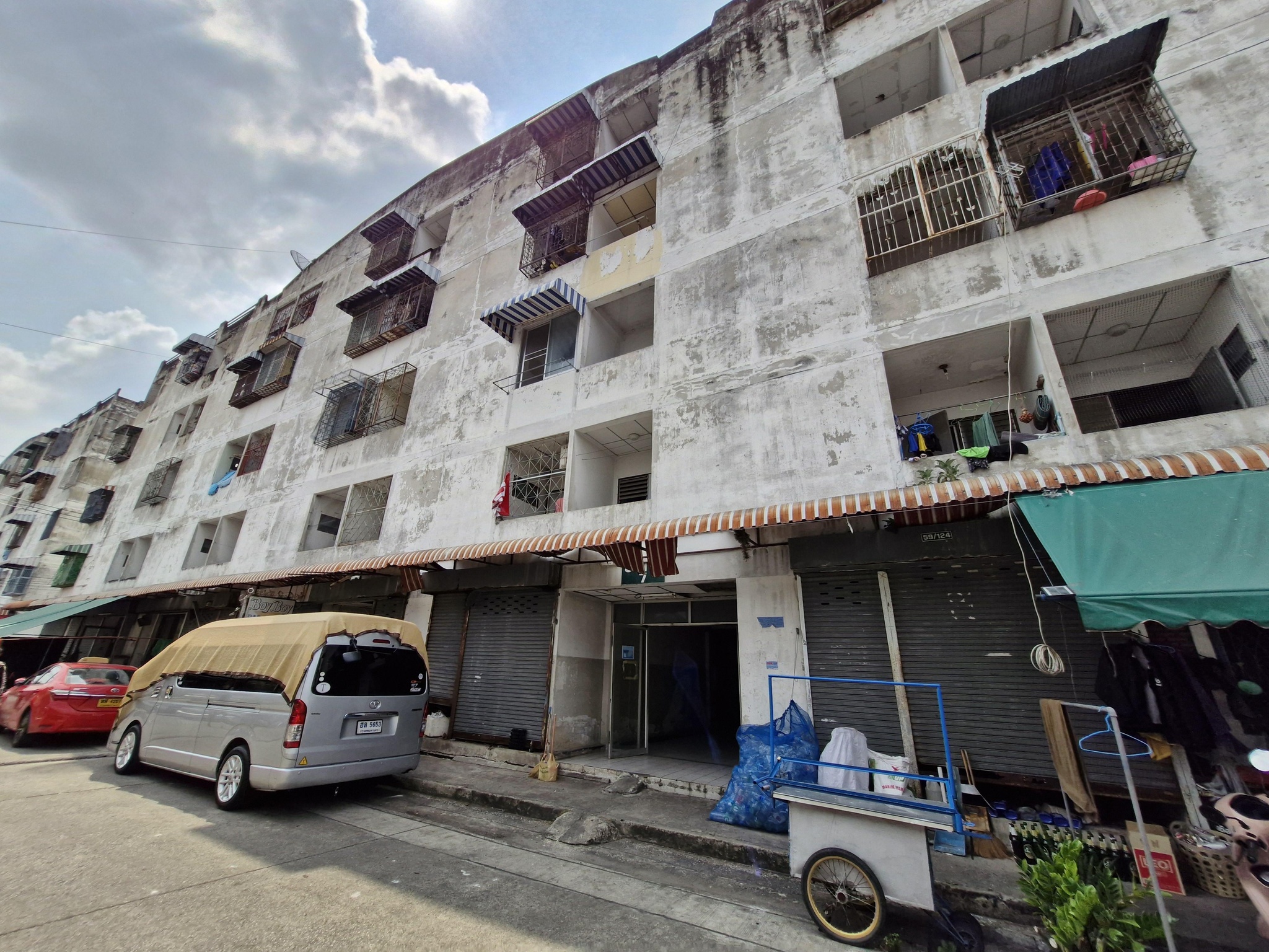 ทรัพย์สถาบันโดย GHB คอนโด วัชระคอนโดวิลล์ (Wachara Condo Ville)