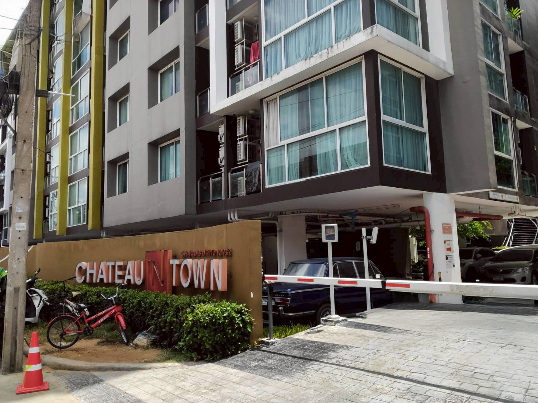 ทรัพย์สถาบันโดย JAM คอนโดใกล้ MRT บางโพ ชาโตว์ อินทาวน์ จรัญสนิทวงศ์ 96/2 (Chateau in Town Charansanitwong 96/2)