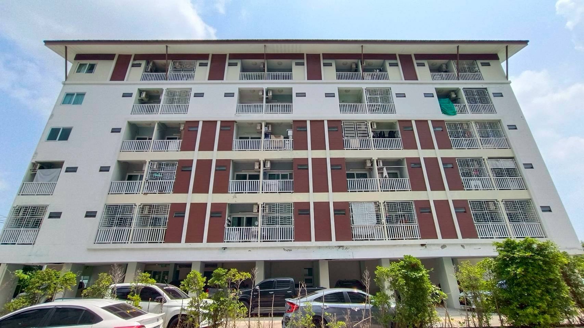 ทรัพย์สถาบันโดย JAM คอนโด โกลเด้น คอนโด เครือสหพัฒน์ (Golden Condo Khrua Sahapat)