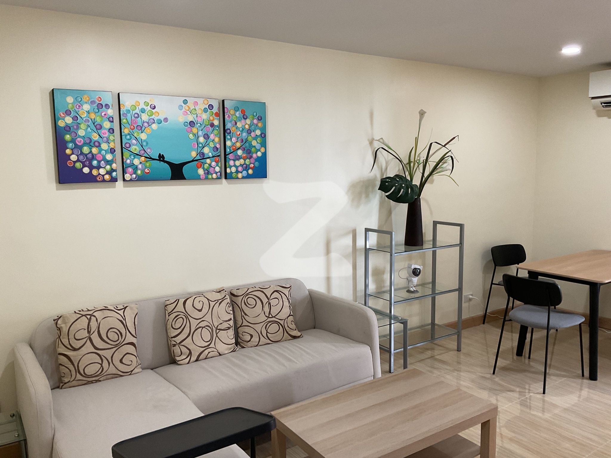 Regent home13 ใหม่เอี่ยม เพิ่งrenovate 2ห้องนอนห้องหัวมุม ส่วนตัวมาก ไม่มีใครรบกวน  : เจ้าของให้เช่าเอง