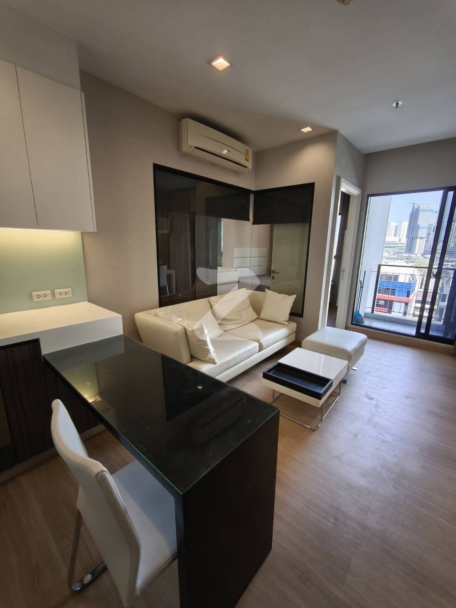 Owner รับ agent ให้เช่า/ขาย คอนโด Urbano Absolute Sathon Taksin (เออบาโน่ แอบโซลูท สาทร - ตากสิน) : เจ้าของขายเอง (งดรับนายหน้า)