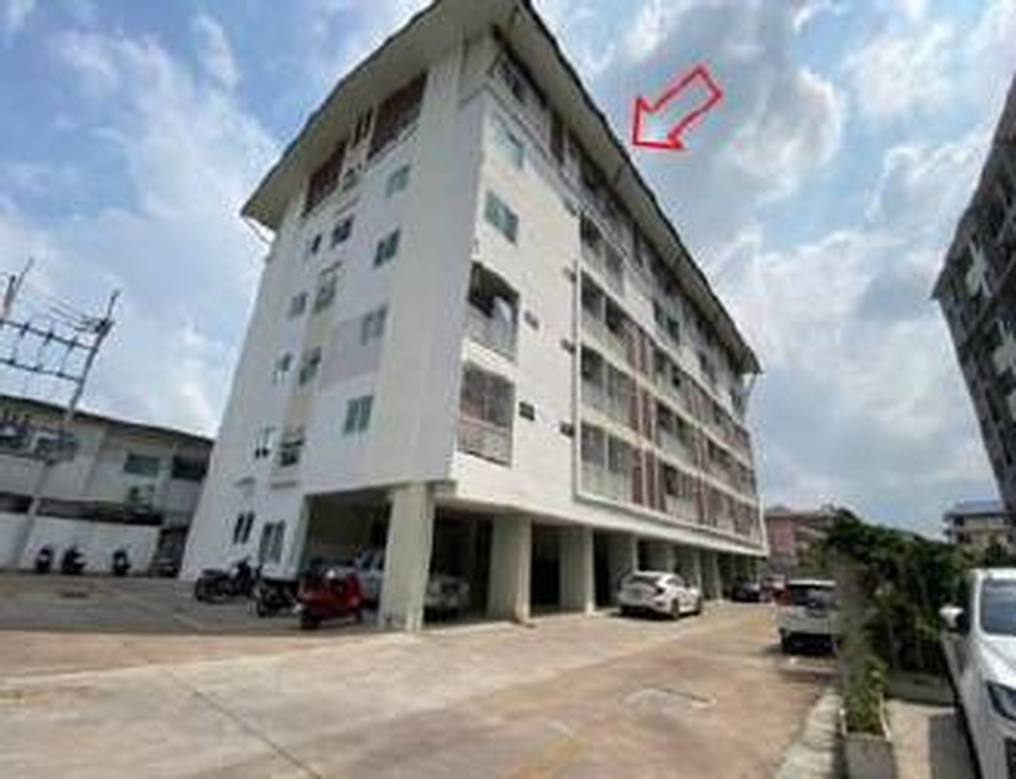 ทรัพย์สถาบันโดย GHB คอนโด โกลเด้น คอนโด เครือสหพัฒน์ (Golden Condo Khrua Sahapat)