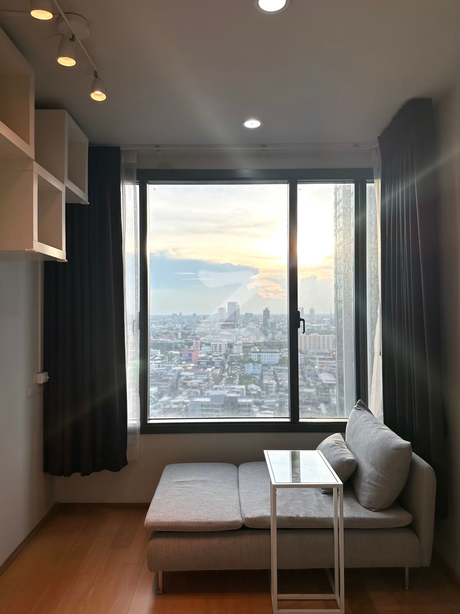 PYNE by Sansiri (ไพน์ บาย แสนสิริ) ราชเทวี ให้เช่า คอนโดติด BTS ราชเทวี 1 Bedroom ใกล้สยาม : เจ้าของให้เช่าเอง (งดรับนายหน้า)