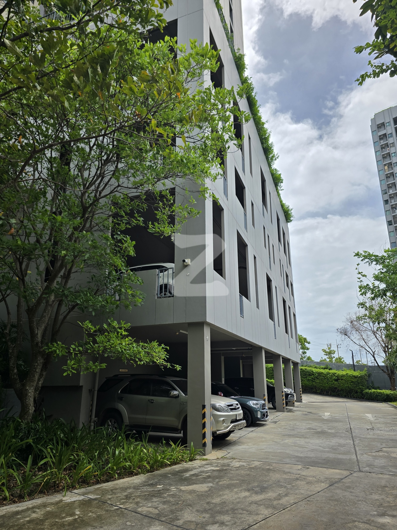 ขายคอนโด ESCENT Rayong 1 ขาย 1,900,000 บาท เท่านั้น รวมโอน ชีวิตติดเทรน สไตล์ CONDO สุดหรู : โดยนายหน้า/ตัวแทน (งด Co-brokerage)
