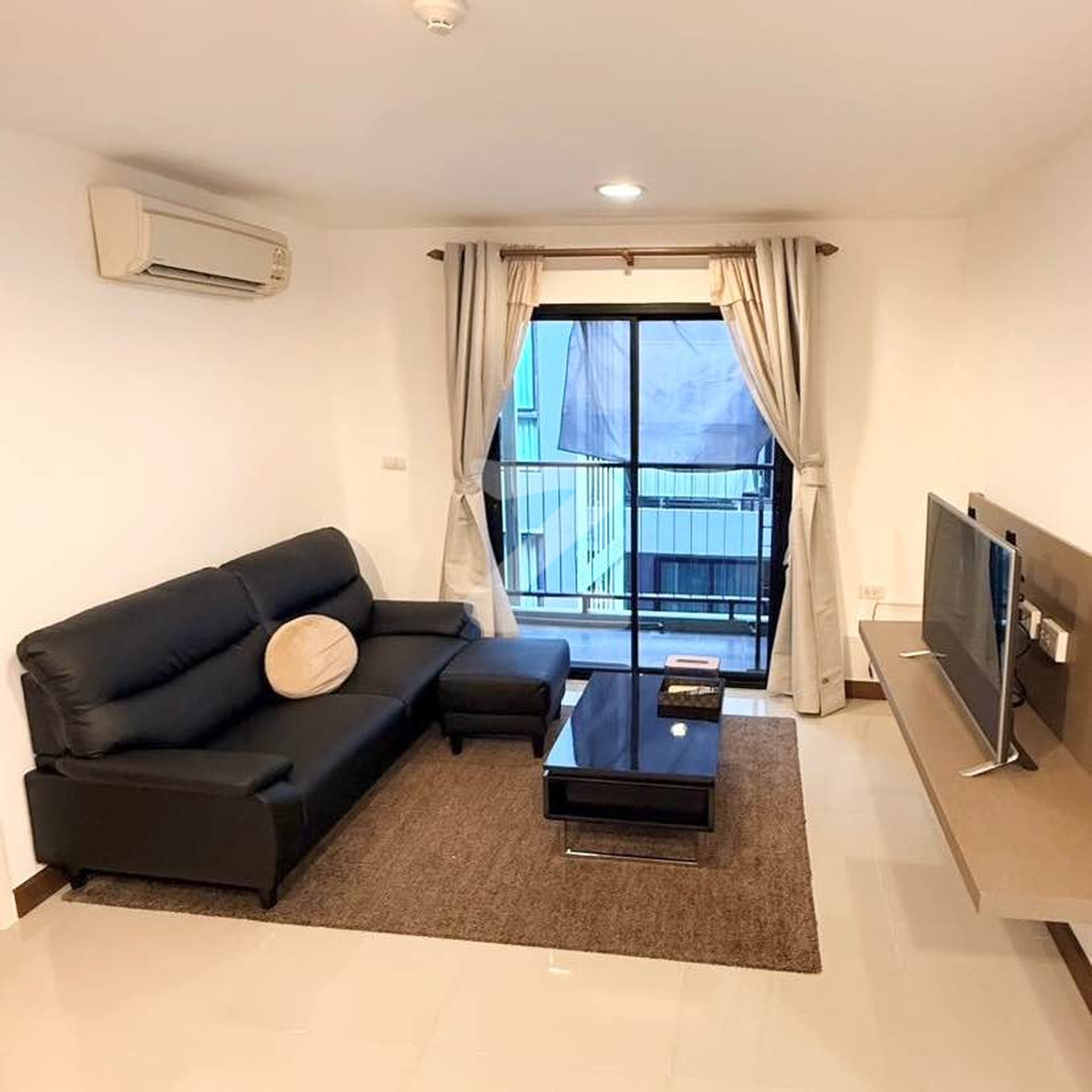 ให้เช่า ซีณิธ เพลส สุขุมวิท 42 1 ห้องนอน 40 ตร.ม. ชั้น 7 เจ้าของปล่อยเช่าเอง : เจ้าของให้เช่าเอง