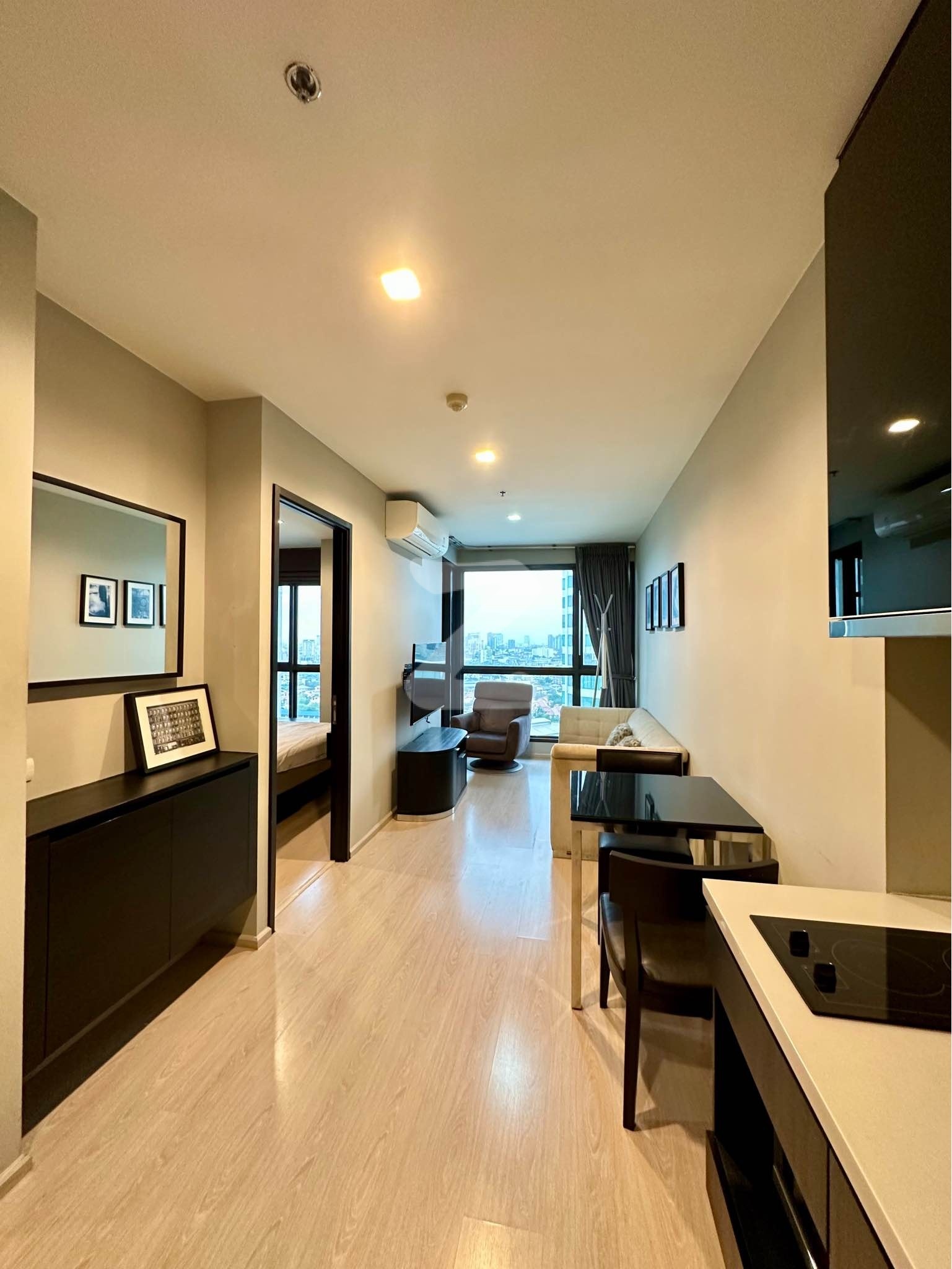 ให้เช่า ริทึ่ม สุขุมวิท 44/1 1 ห้องนอน 35 ตร.ม. ชั้น 21 เจ้าของปล่อยเช่าเอง : เจ้าของให้เช่าเอง