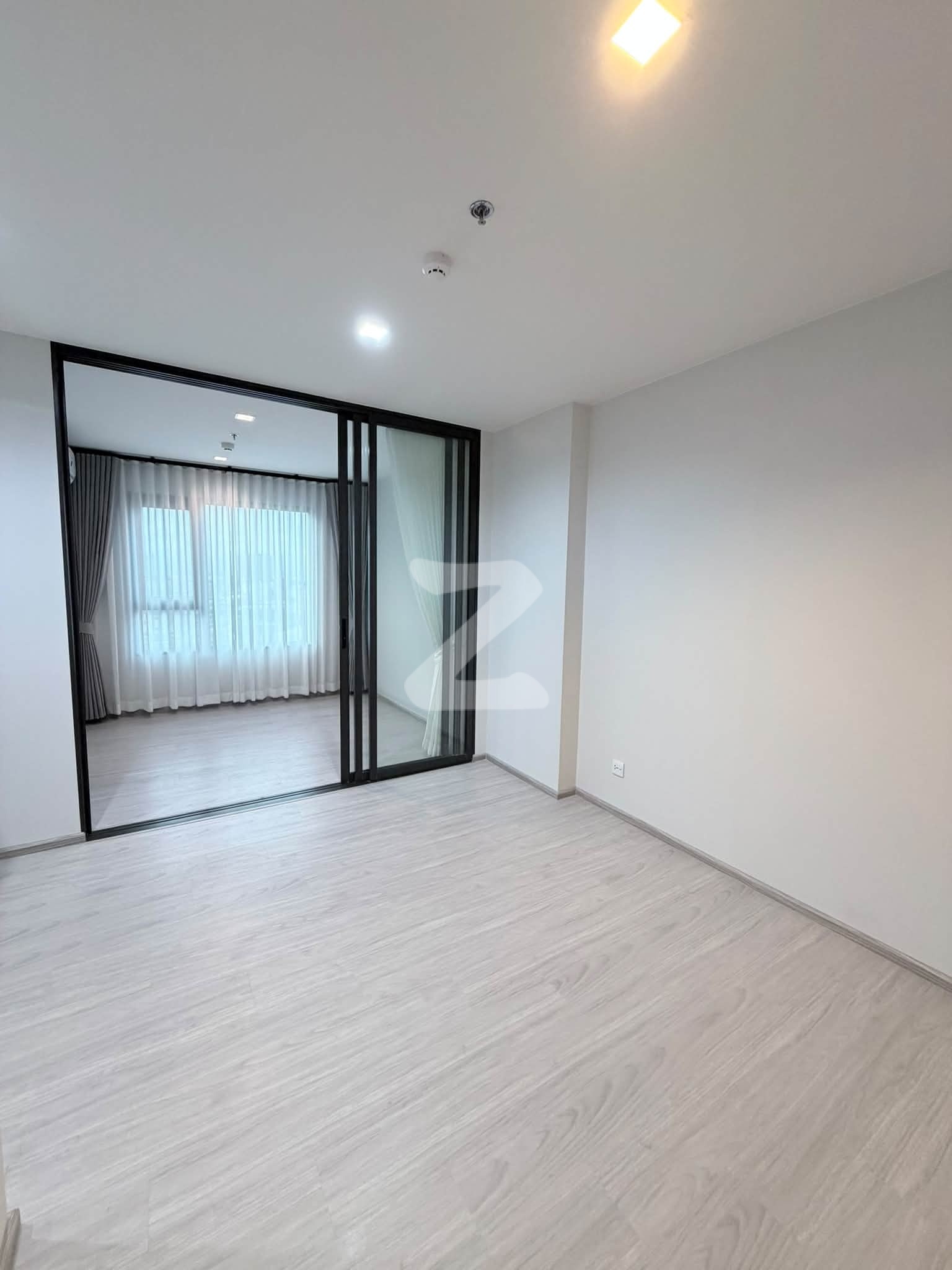 ขาย ไลฟ์ สาทร เซียร์รา 1 ห้องนอน 33 ตร.ม. ชั้น 9 เจ้าของขายเอง : เจ้าของขายเอง