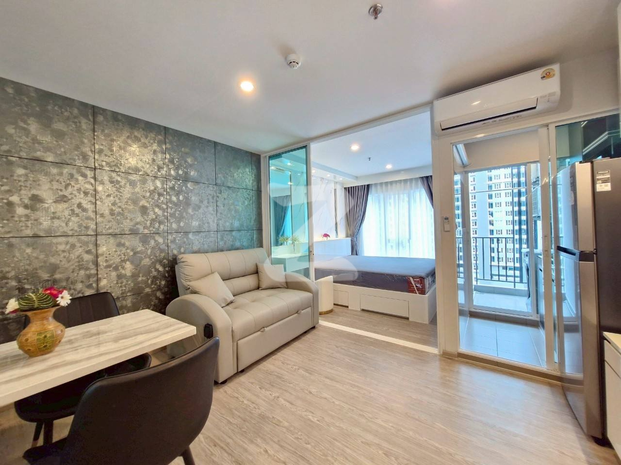 ให้เช่า รีเจ้นท์โฮม บางนา 1 ห้องนอน 28 ตร.ม. ชั้น 9 เจ้าของปล่อยเช่าเอง : เจ้าของให้เช่าเอง