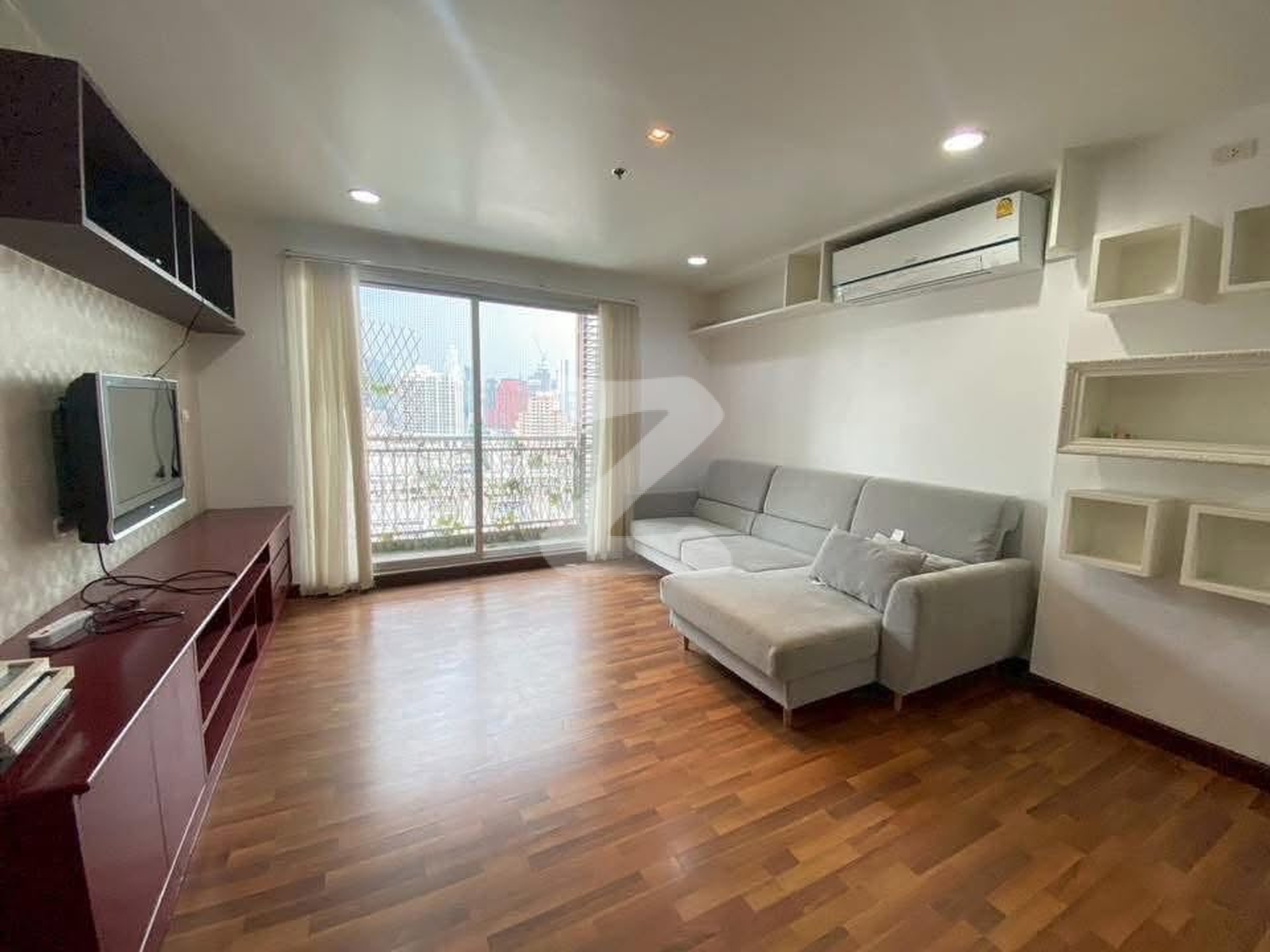 ขาย เซ็นทริค ซีน พหลโยธิน 1 ห้องนอน 59 ตร.ม. ชั้น 14 เจ้าของขายเอง : เจ้าของขายเอง