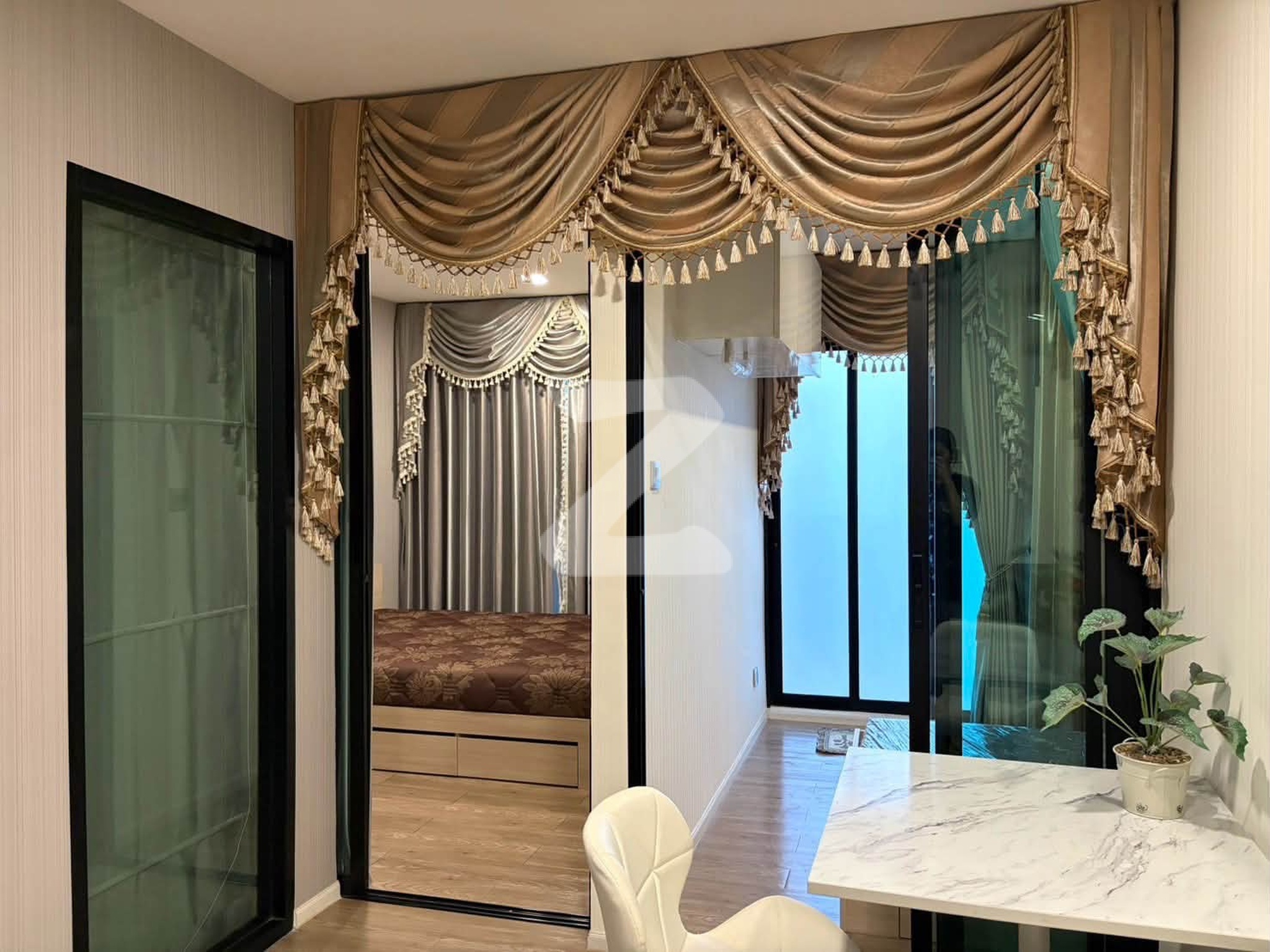ให้เช่า เอพพิโซด พหล-สะพานใหม่ 2 ห้องนอน 37 ตร.ม. ชั้น 9 เจ้าของปล่อยเช่าเอง : เจ้าของให้เช่าเอง (งดรับนายหน้า)