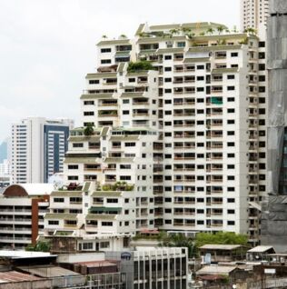 เพชรเก้า ทาวเวอร์ Petch 9 Tower