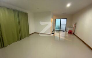 🏡ให้เช่าบ้านทาวน์โฮม 2 ชั้น  หลังมุม ติดจุดกลับรถและมีพื้นที่สวนข้างบ้าน พร้อมอยู่ รีโนเวทใหม่ ไม่เคยปล่อยเช่า พร้อมเข้าอยู่  📍พิกัด หมู่บ้าน คาซ่าซ : เจ้าของให้เช่าเอง (งดรับนายหน้า)