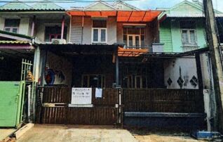 ทรัพย์สถาบันโดย GHB ทาวน์เฮาส์ วรารักษ์