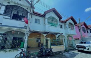 ทรัพย์สถาบันโดย GHB ทาวน์เฮาส์ ซอยบ้านสวน-หนองข้างคอก3 ถนนบ้านสวน-หนองข้างคอก