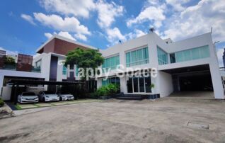 ให้เช่าสำนักงานพร้อมคลังสินค้าครบวงจร ซ.ลาดพร้าว 124 พื้นที่ใช้สอย  1,672ตร.ม. ไม่รวมที่จอดรถกว่า 40 คัน รถใหญ่เข้าได้ : เจ้าของให้เช่าเอง (งดรับนายหน้า)