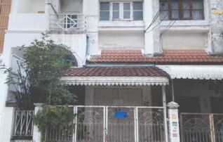 ทรัพย์สถาบันโดย GHB ทาวน์เฮาส์ คันนายาว กรุงเทพมหานคร