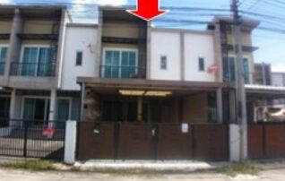 ทรัพย์สถาบันโดย GHB ทาวน์เฮาส์ เดอะไพน์ โคน