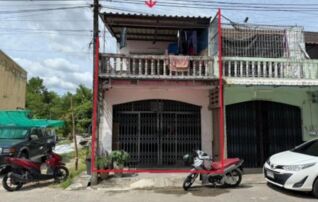 ทรัพย์สถาบันโดย GHB ทาวน์เฮาส์ ภัทราศัย