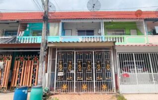 ทรัพย์สถาบันโดย GHB ทาวน์เฮาส์ พระปิ่น 8 (Phra Pin 8)