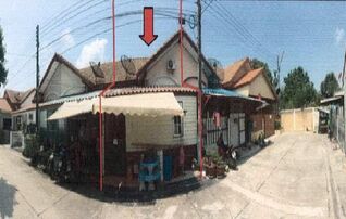 ทรัพย์สถาบันโดย ธอส ทาวน์เฮาส์ อัฎฐมณฑน์-การ์เด้นท์