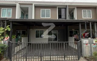 หมู่บ้านเดอะคัลเลอร์ ลำลูกกาคลอง4 ติดเทศบาลลาดสวาย หน้าหมู่บ้านมี 7-11 มี  CJ ติดตลาดลาดสวาย       : เจ้าของให้เช่าเอง (งดรับนายหน้า)